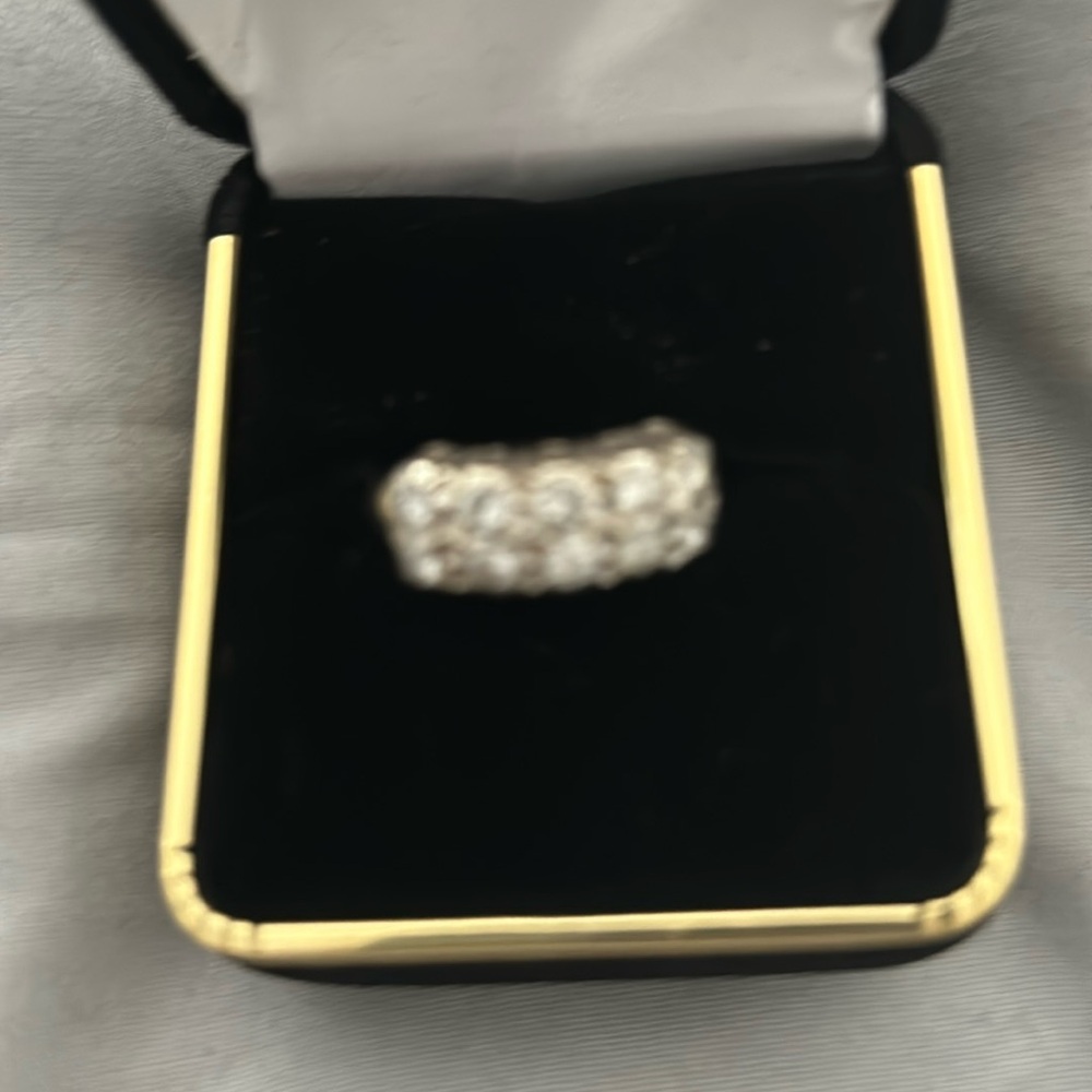 ,.8 karat diamond ring